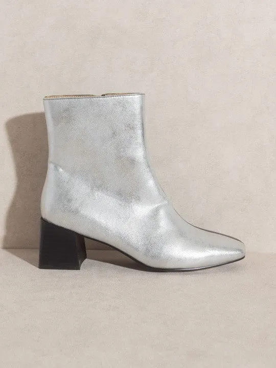 OASIS SOCIETY Double the Color, Double the Style - Georgia Dual Chroma Boots